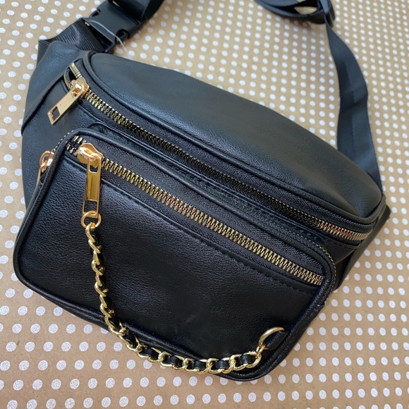 black fanny pack with chain